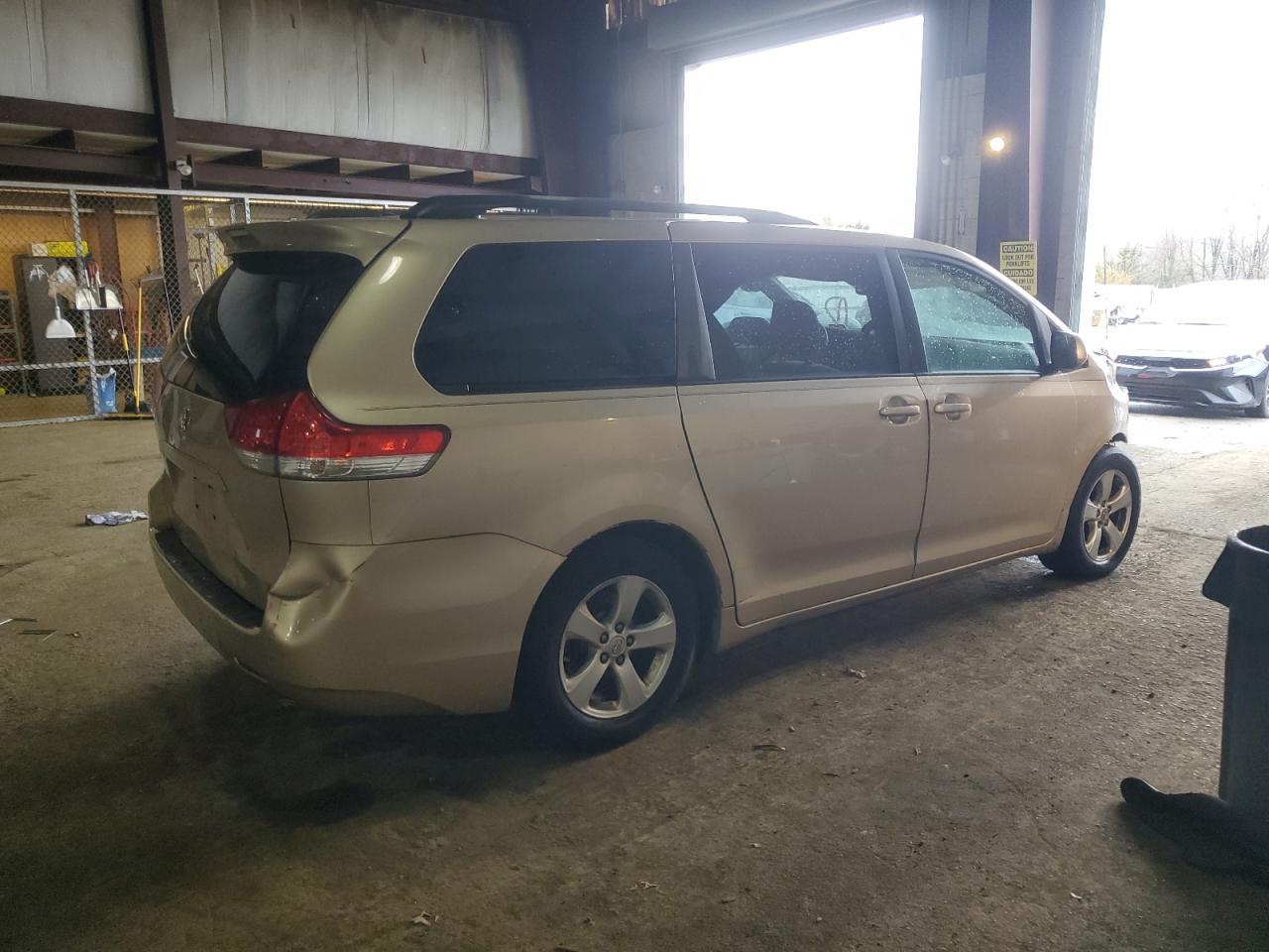 2011 Toyota Sienna - Image 3