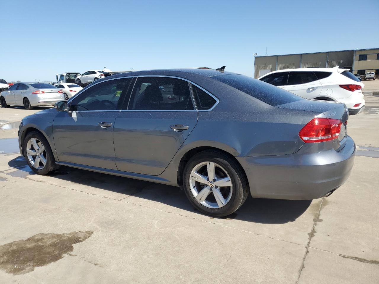 2015 Volkswagen Passat - Image 2