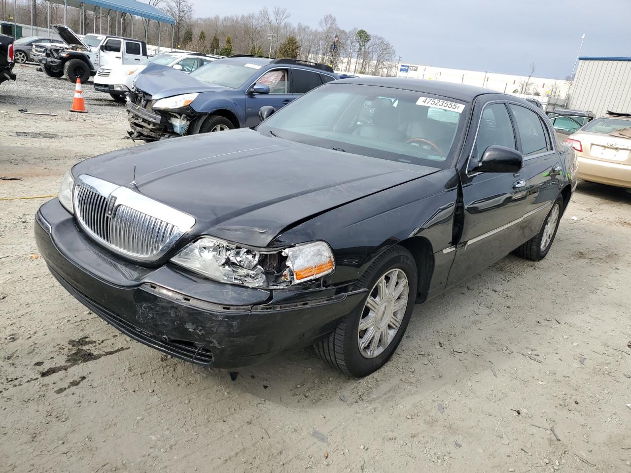 2008 Lincoln Town Car - Image 1