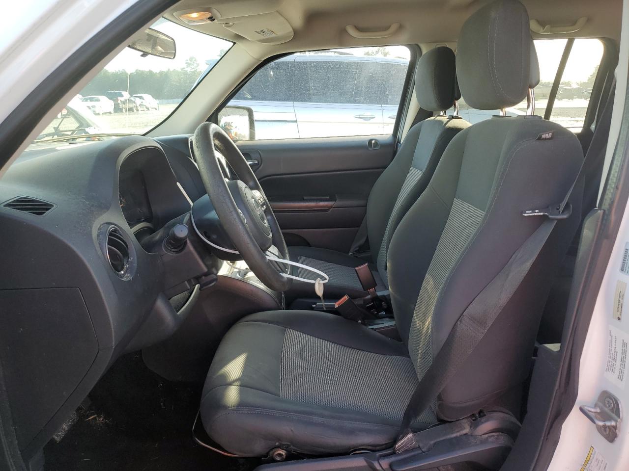 2014 Jeep Liberty (Patriot) - Image 7