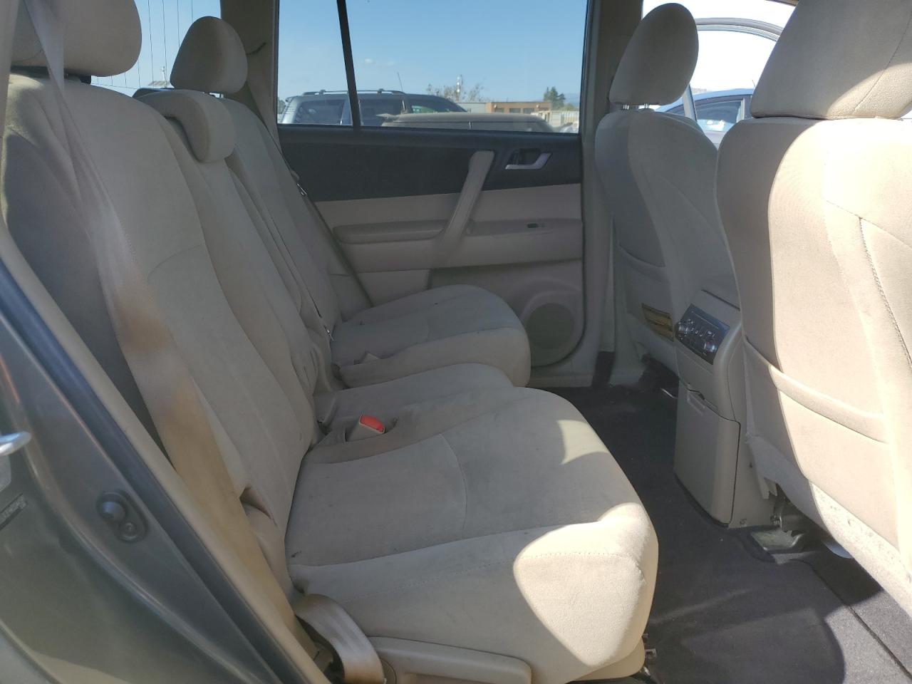 2013 Toyota Highlander - Image 11