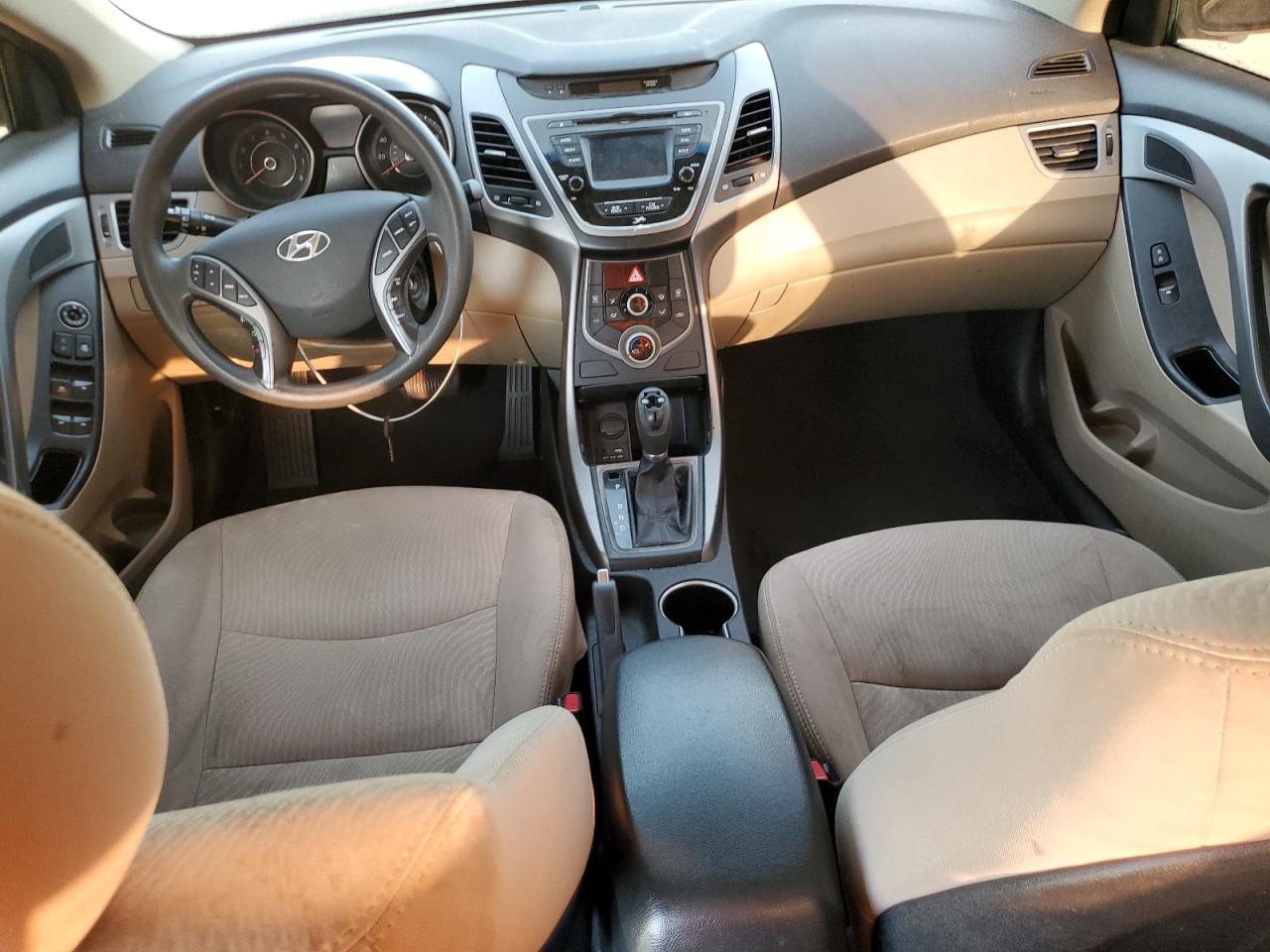 2015 Hyundai Elantra - Image 8