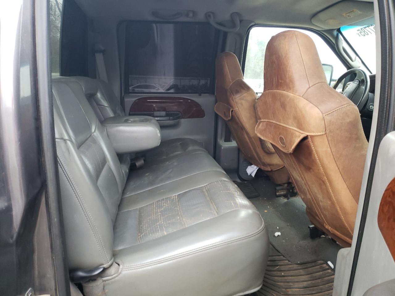 2003 Ford F250 - Image 10