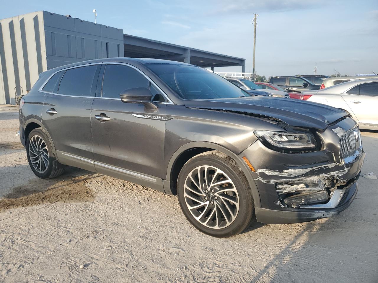 2019 Lincoln Nautilus - Image 4