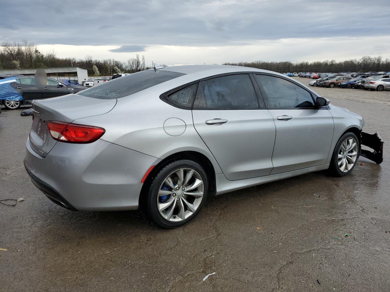 2015 Chrysler 200 - Image 3