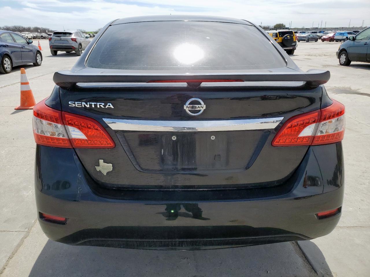 2015 Nissan Sentra - Image 6