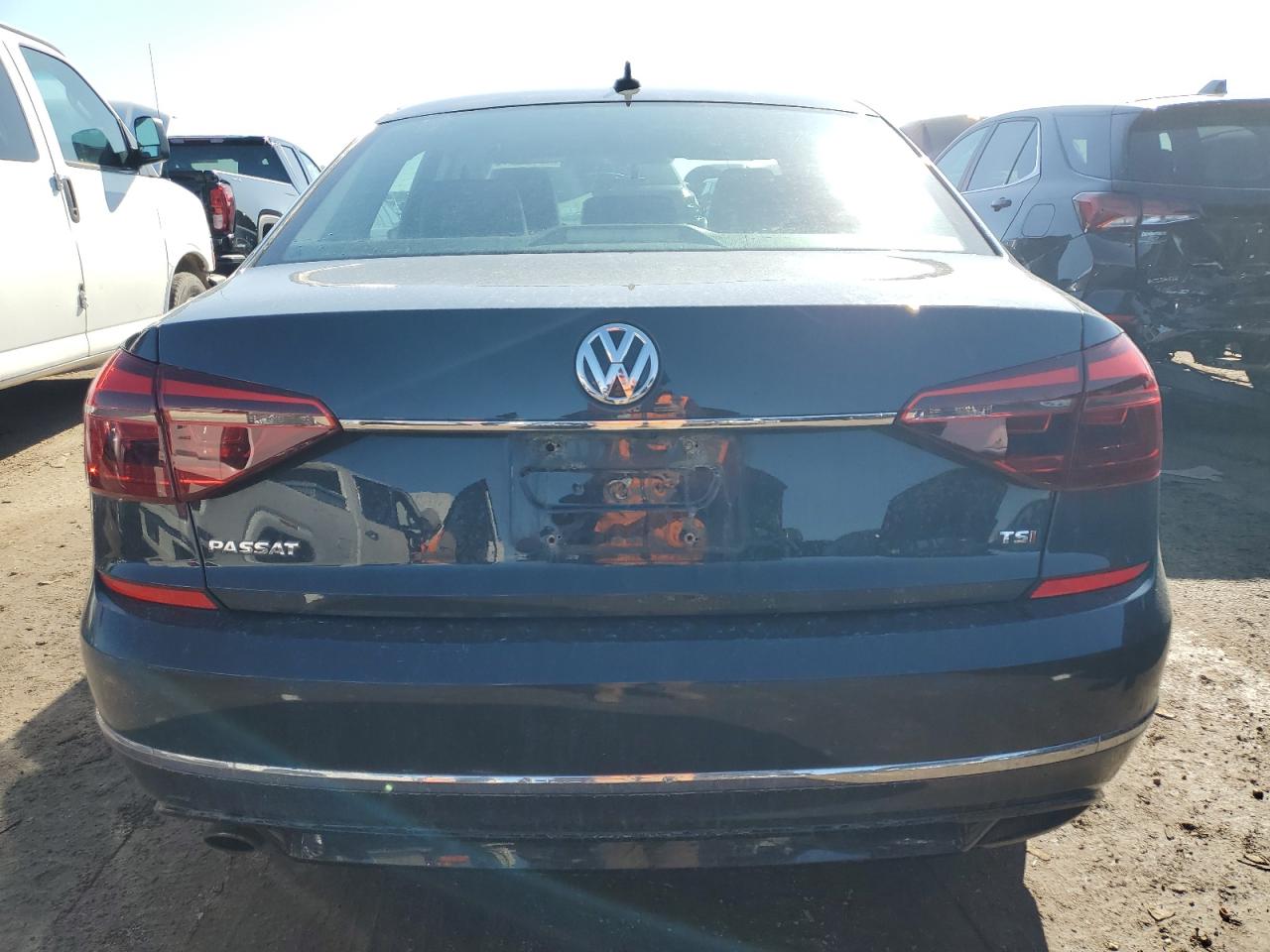2017 Volkswagen Passat - Image 6