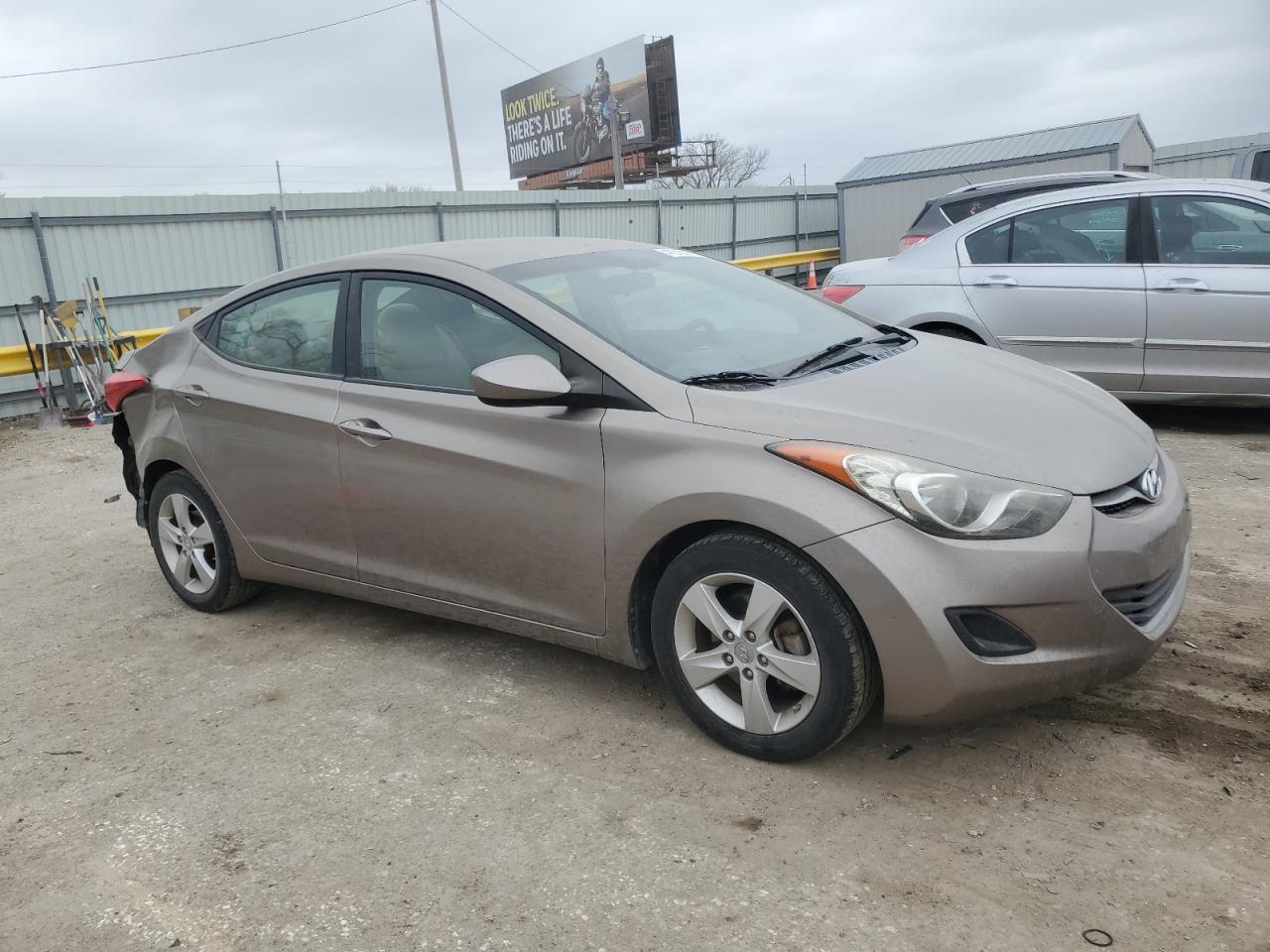 2013 Hyundai Elantra - Image 4
