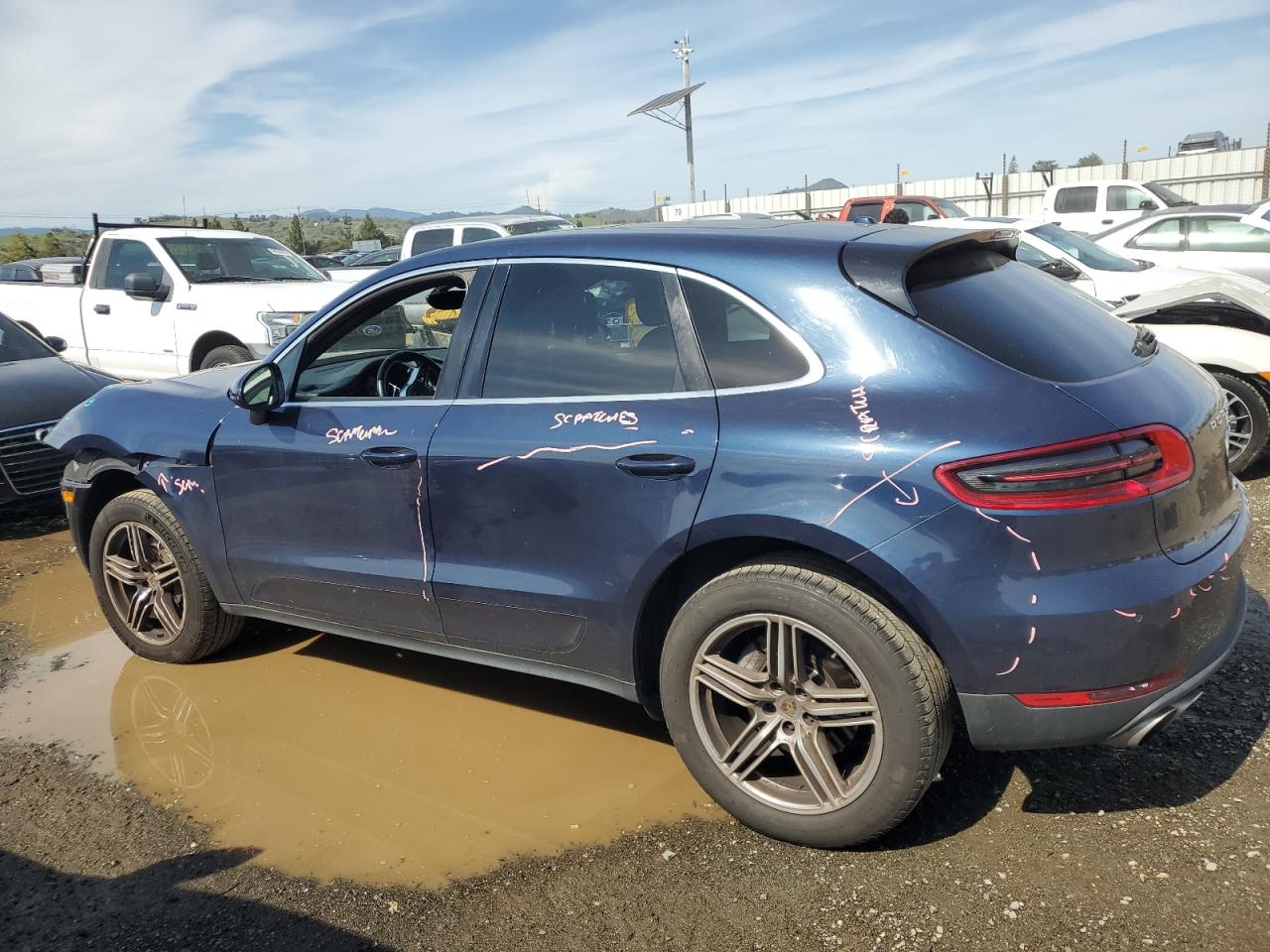 2015 Porsche Macan - Image 2