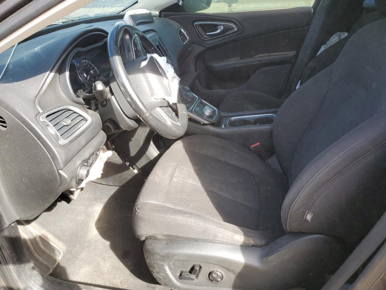 2015 Chrysler 200 - Image 7