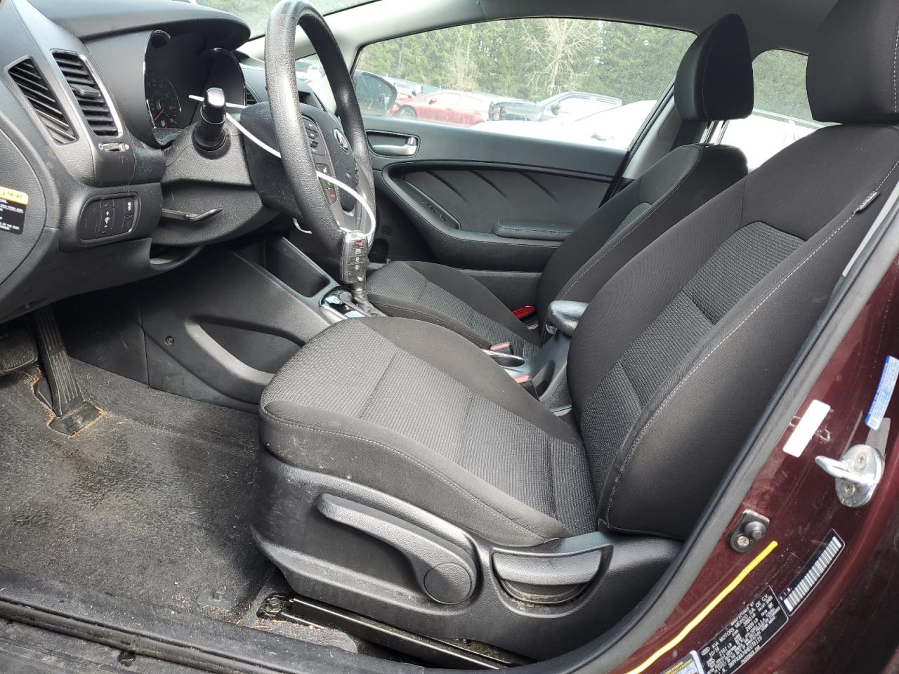 2017 Kia Forte - Image 7