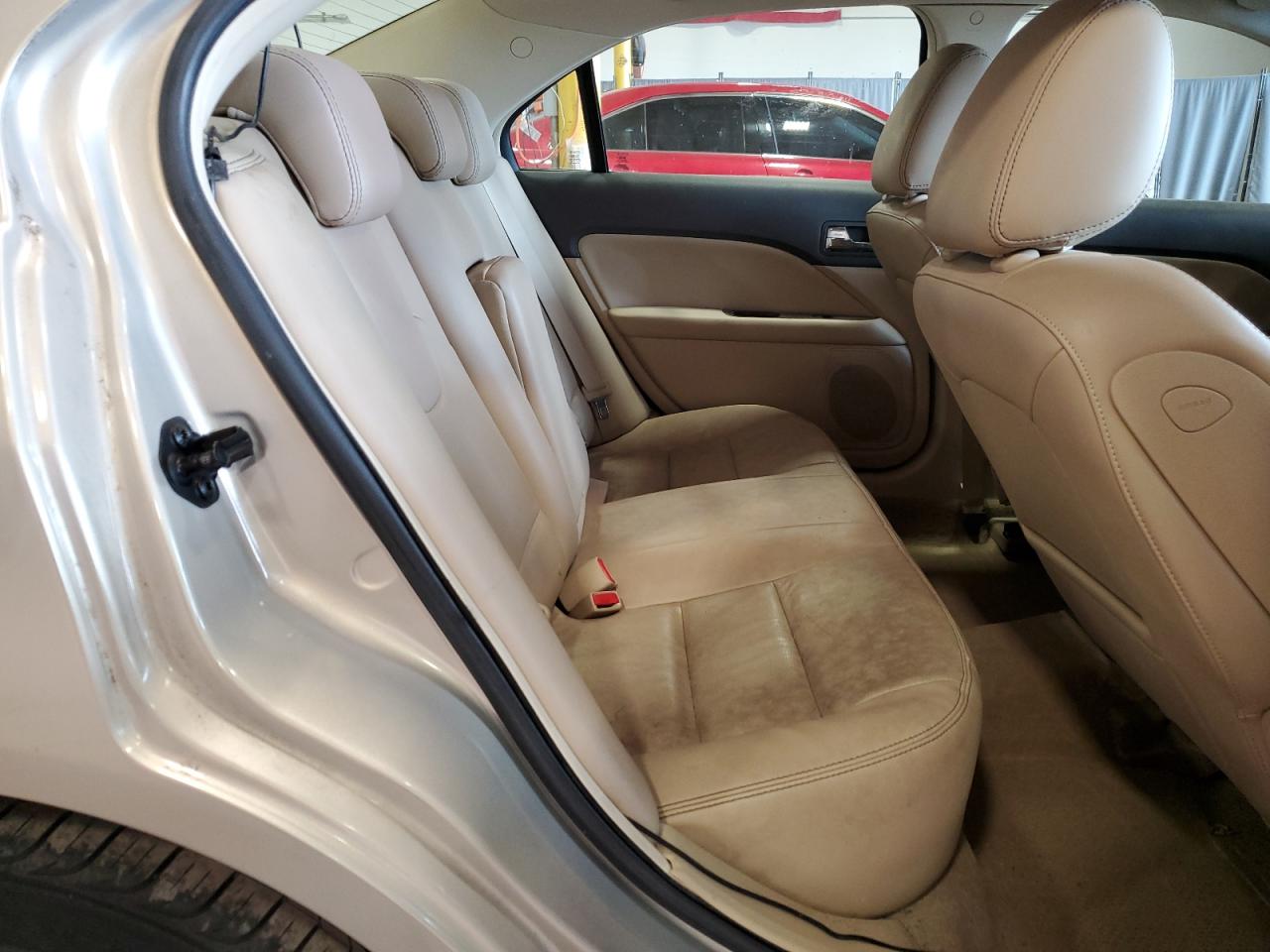 2010 Ford Fusion - Image 10