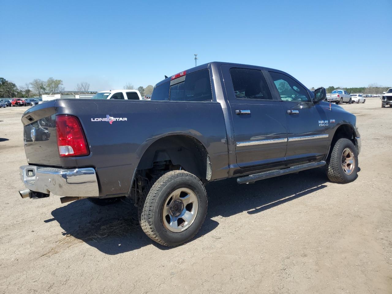 2014 RAM 1500 - Image 3