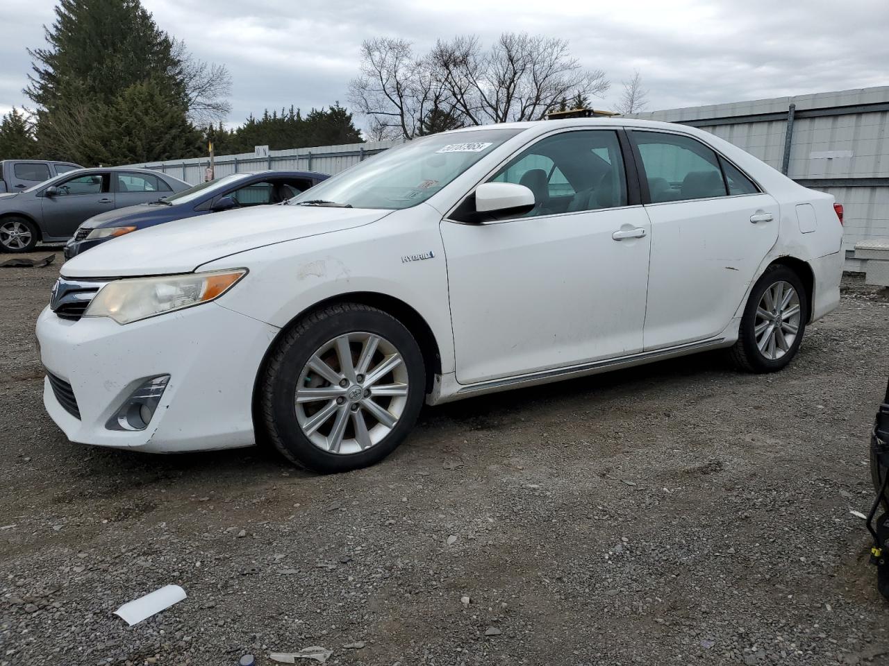 2013 Toyota Camry Hybrid zu verkaufen in Finksburg, MD - Side