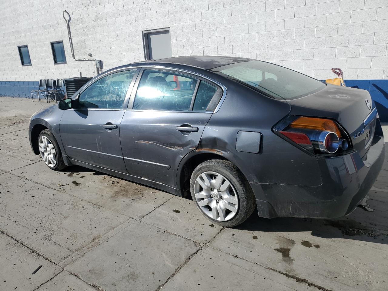 2009 Nissan Altima - Image 2