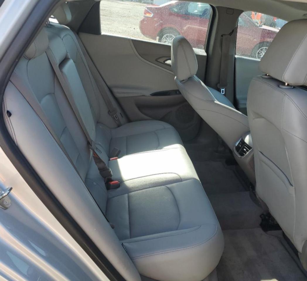 2017 Chevrolet Malibu - Image 10
