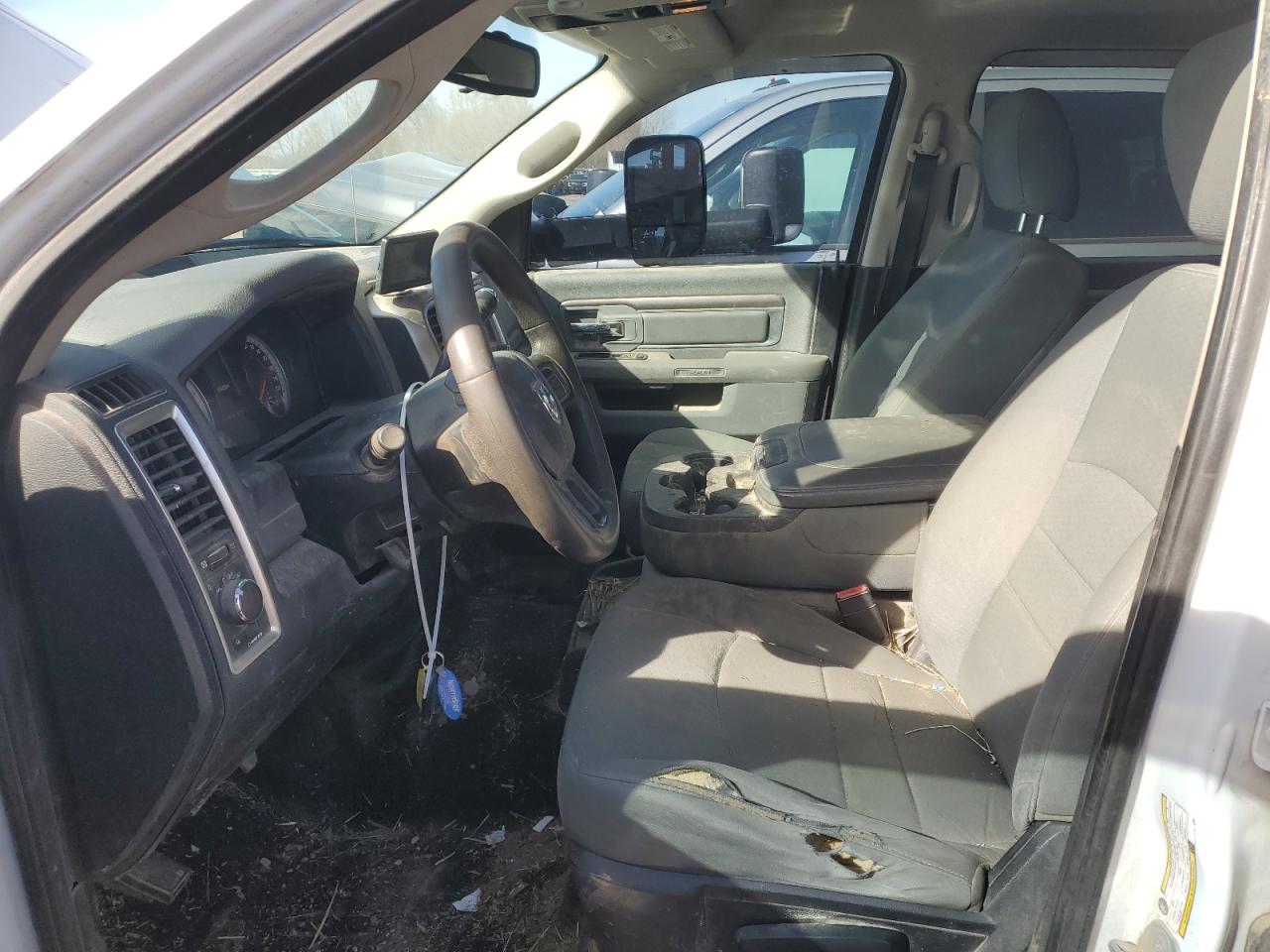 2015 RAM 3500 - Image 7