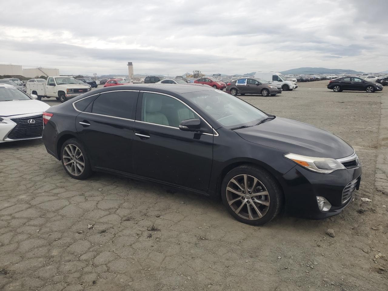 2015 Toyota Avalon - Image 4