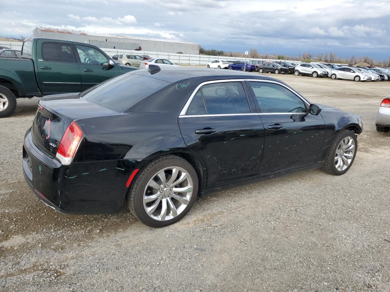 2016 Chrysler 300 - Image 3