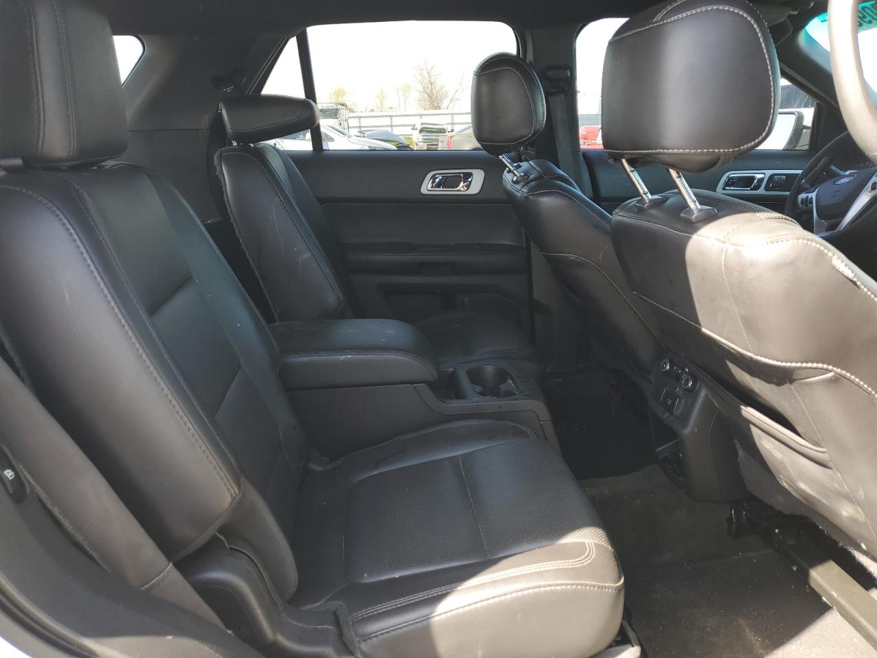 2014 Ford Explorer - Image 11