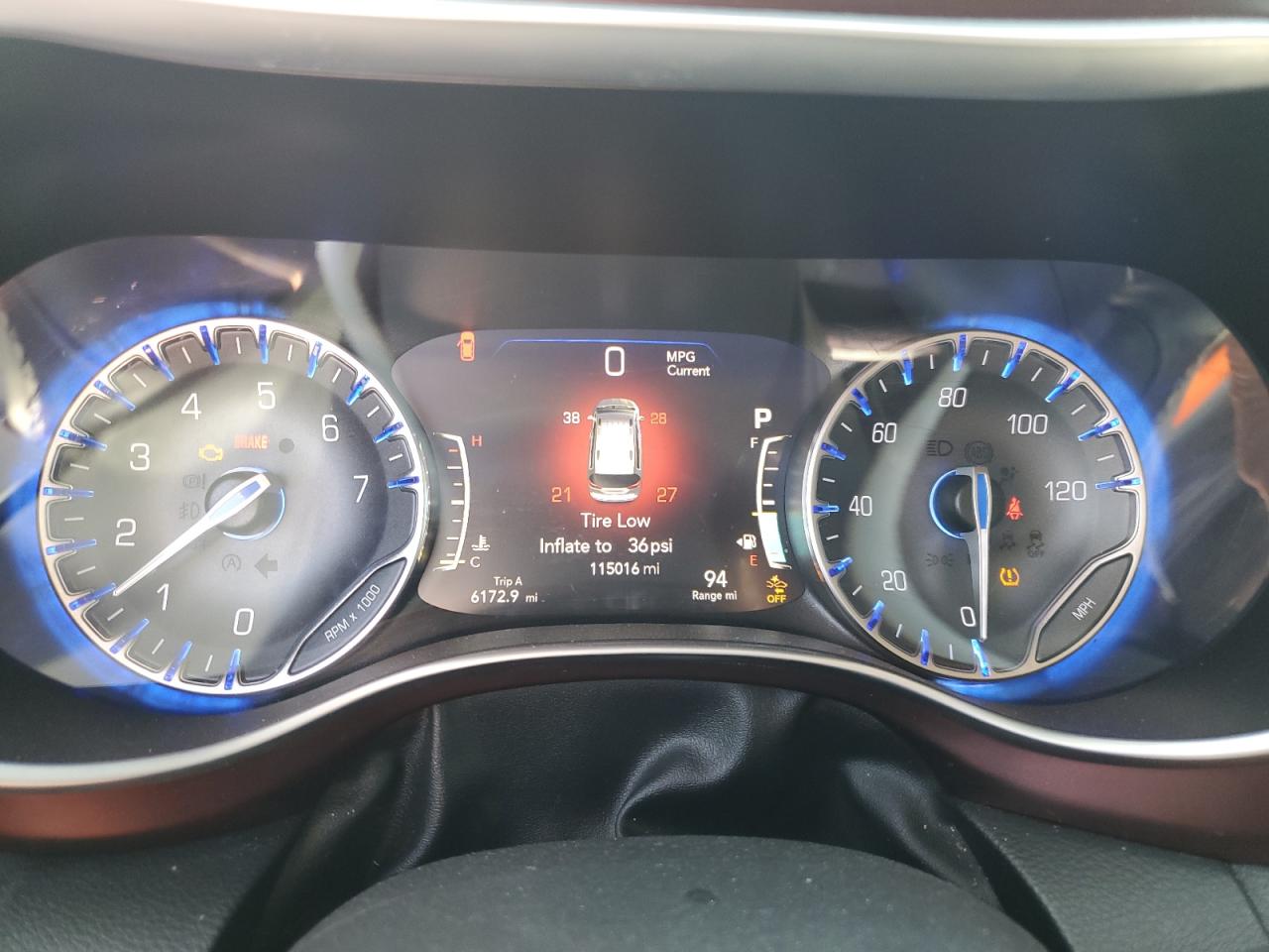 2017 Chrysler Pacifica - Image 9
