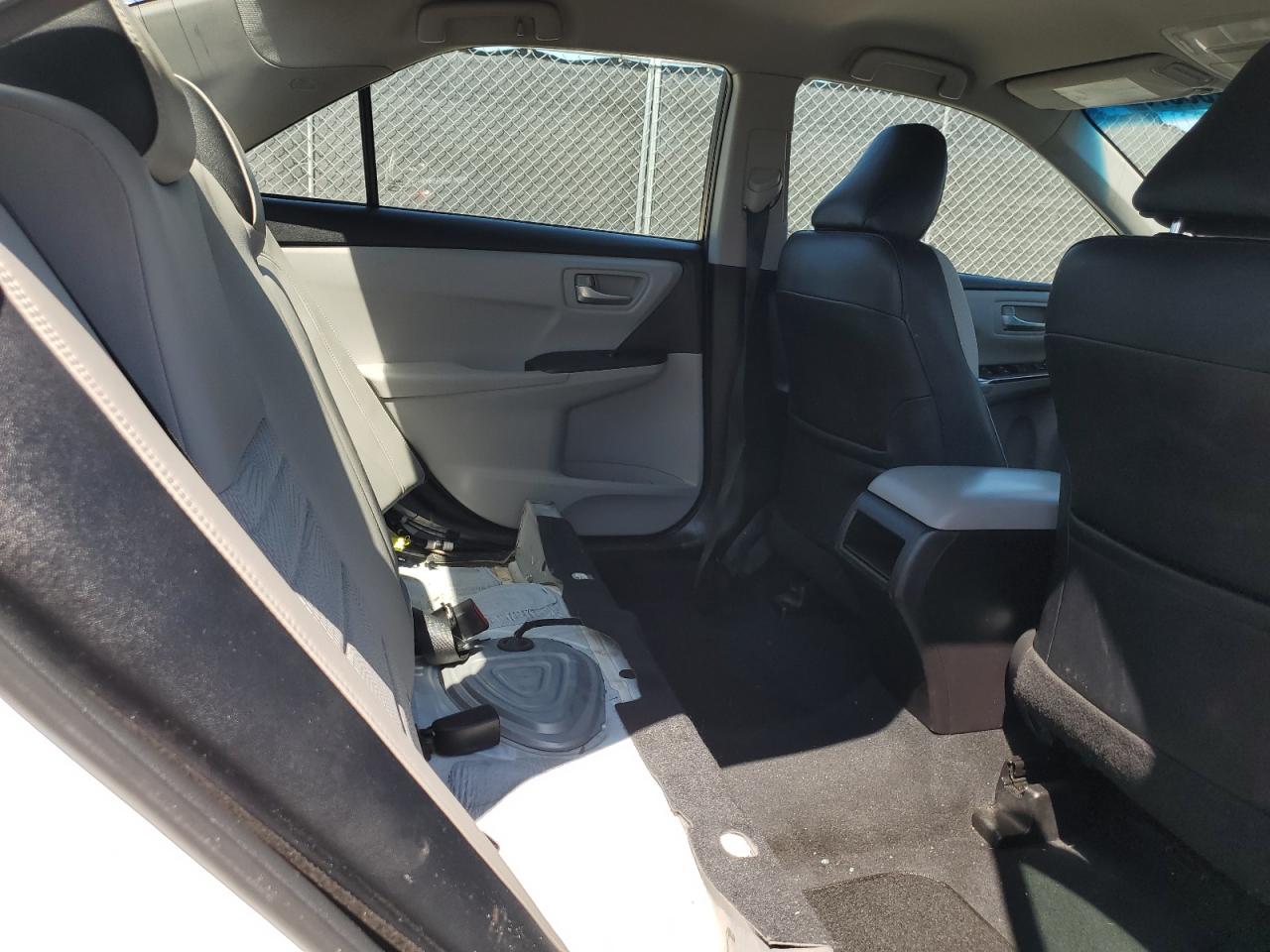 2017 Toyota Camry - Image 10