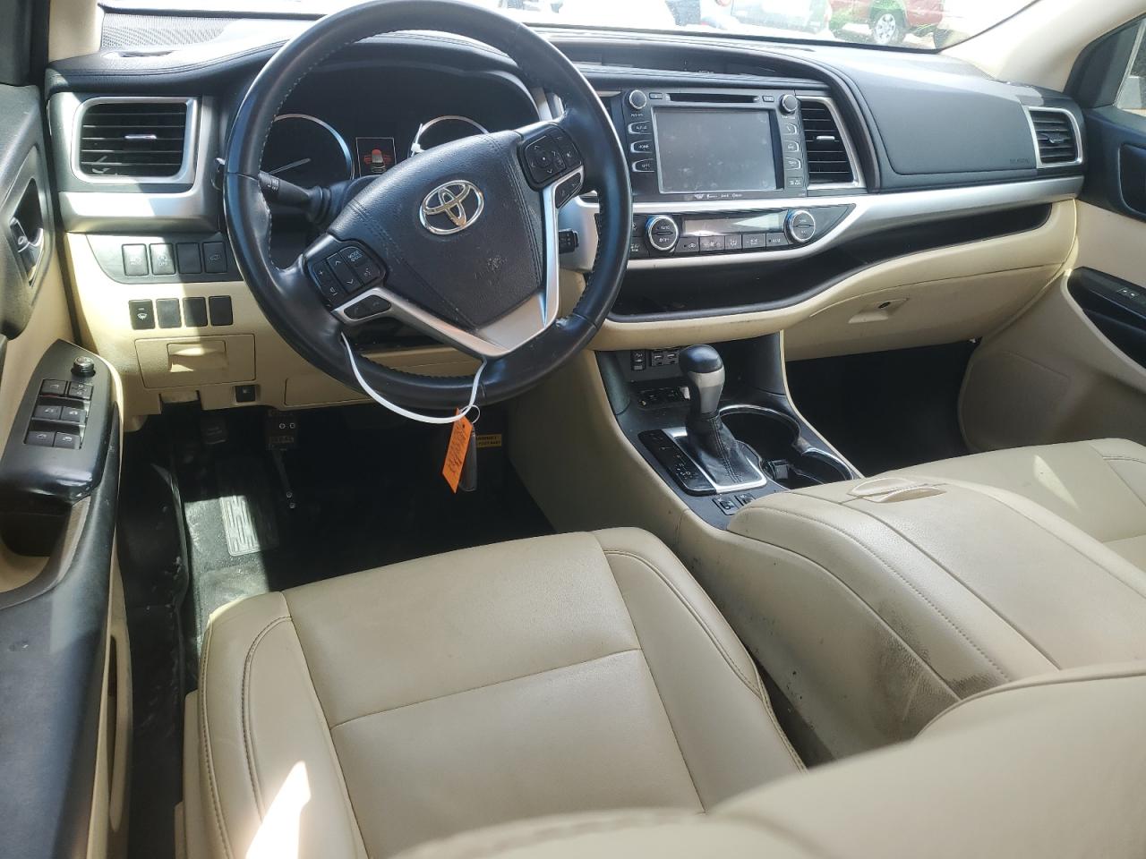 2019 Toyota Highlander - Image 8