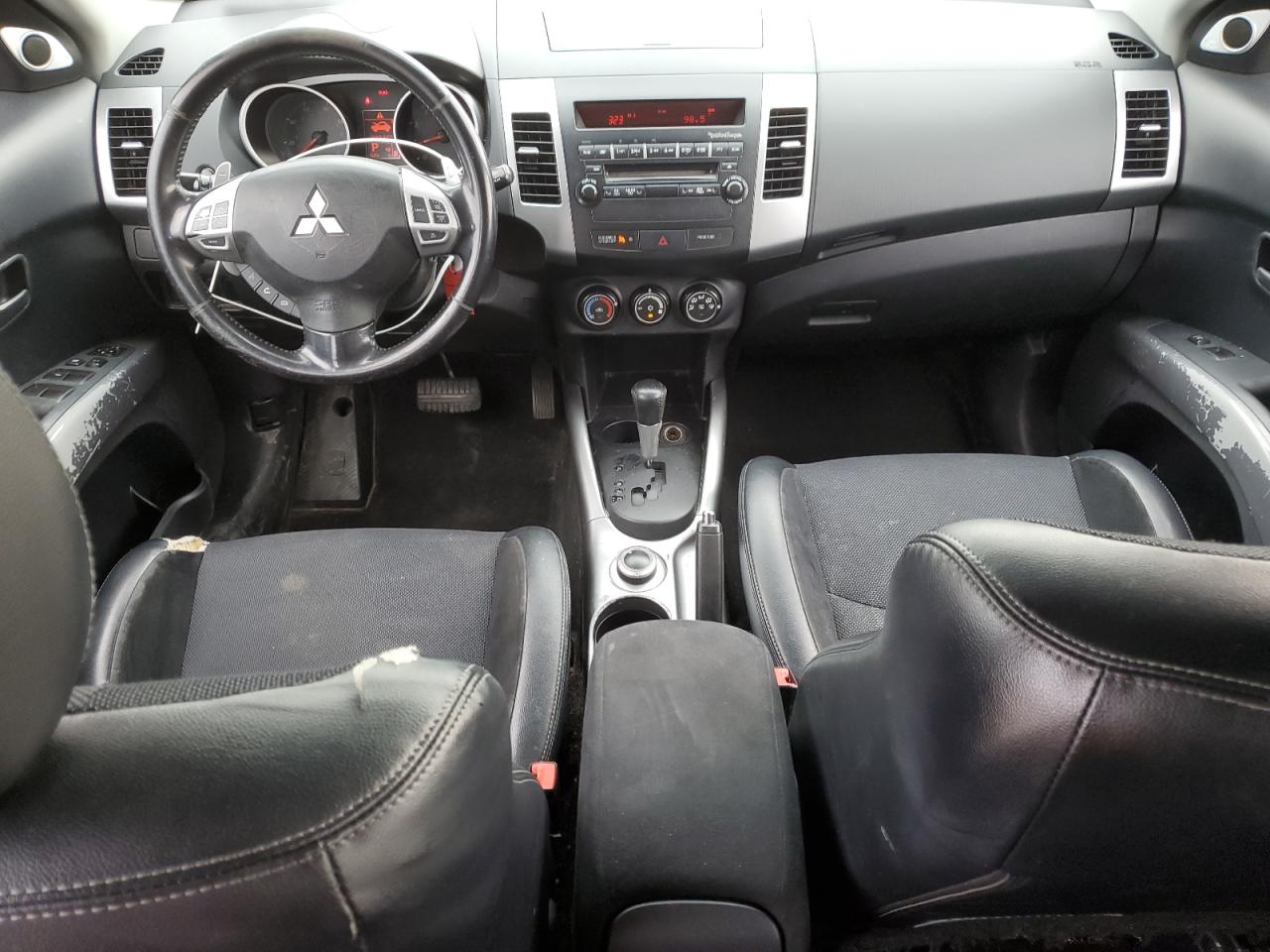 2008 Mitsubishi Outlander - Image 8