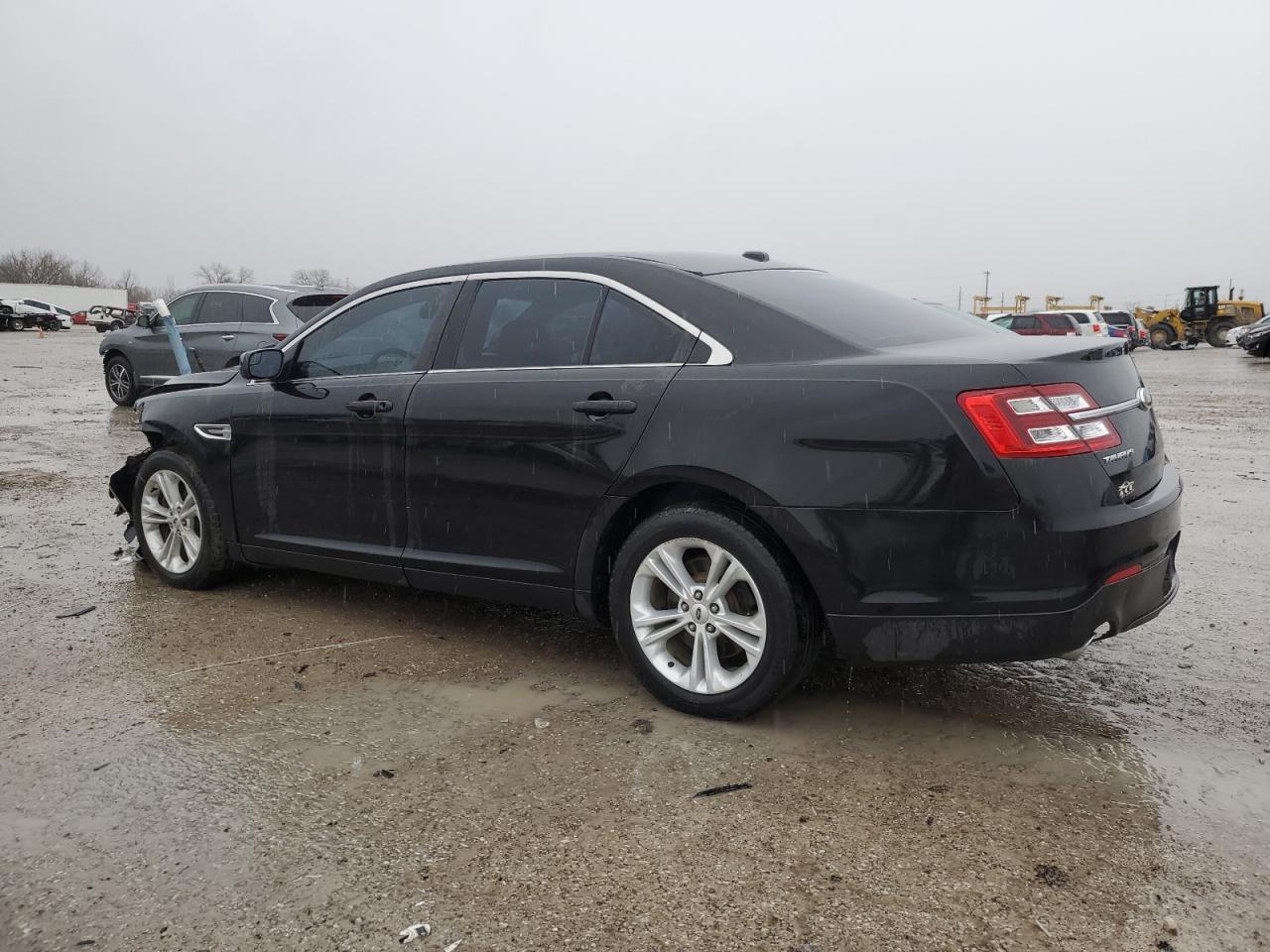 2014 Ford Taurus - Image 2