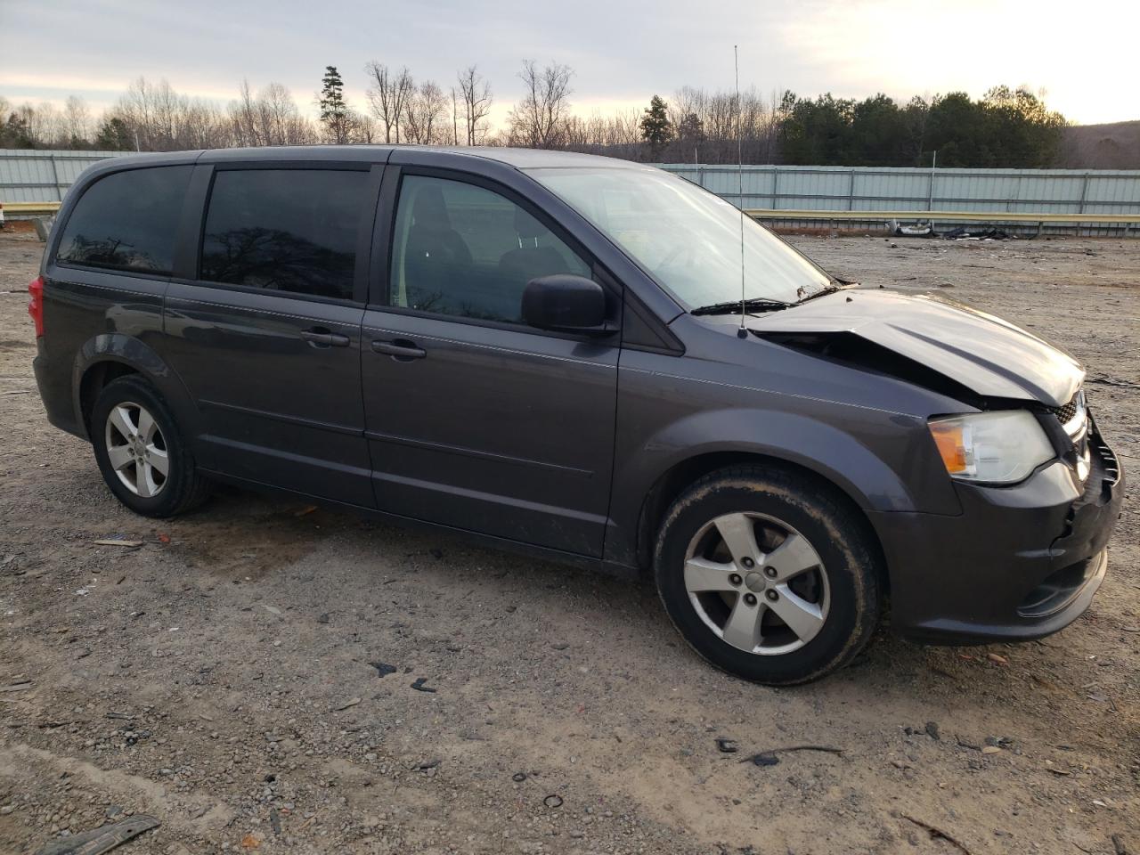 2015 Dodge Caravan - Image 4