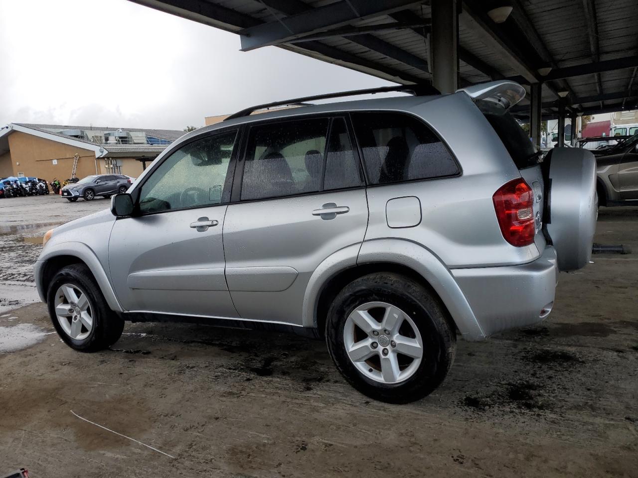 2005 Toyota RAV 4 - Image 2