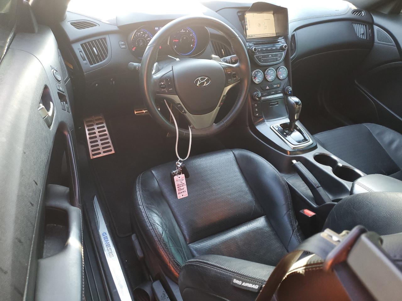 2016 Hyundai Genesis - Image 8
