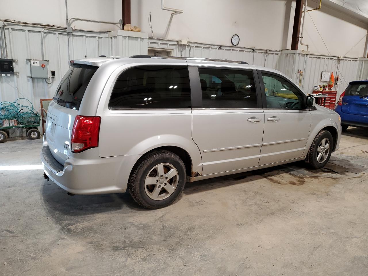 2011 Dodge Caravan - Image 3