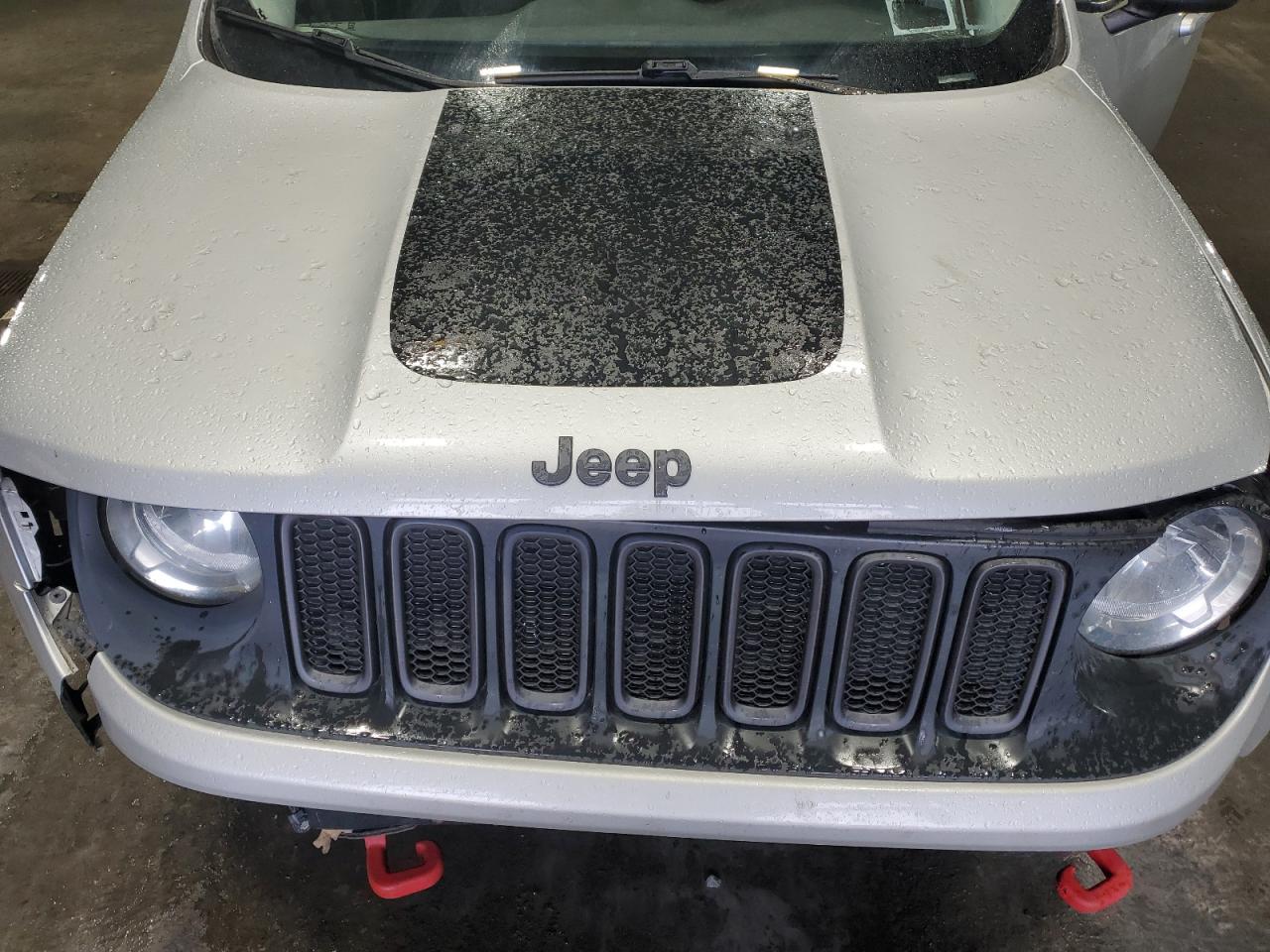 2015 Jeep Renegade - Image 12