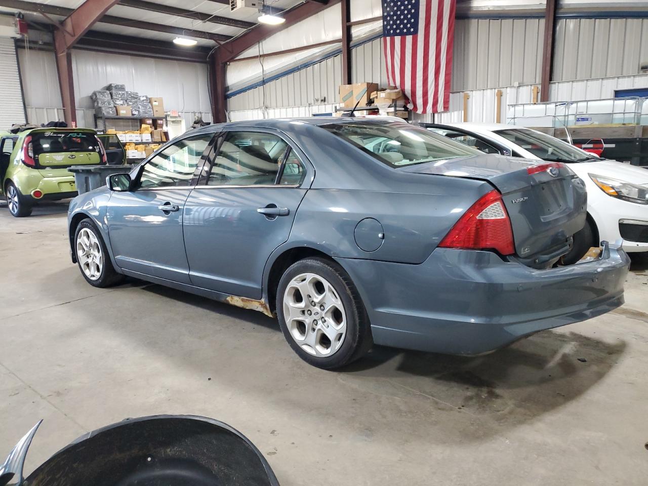 2011 Ford Fusion - Image 2