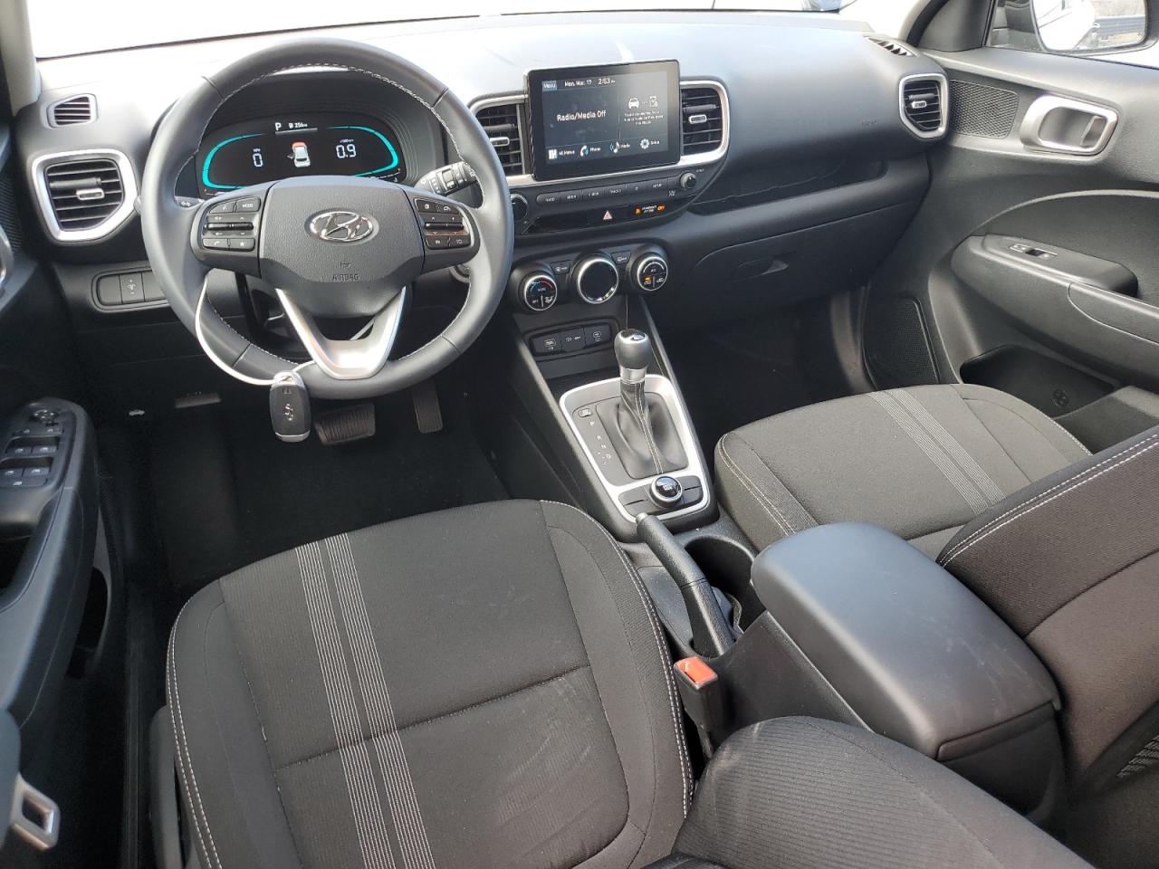 2024 Hyundai Venue - Image 8