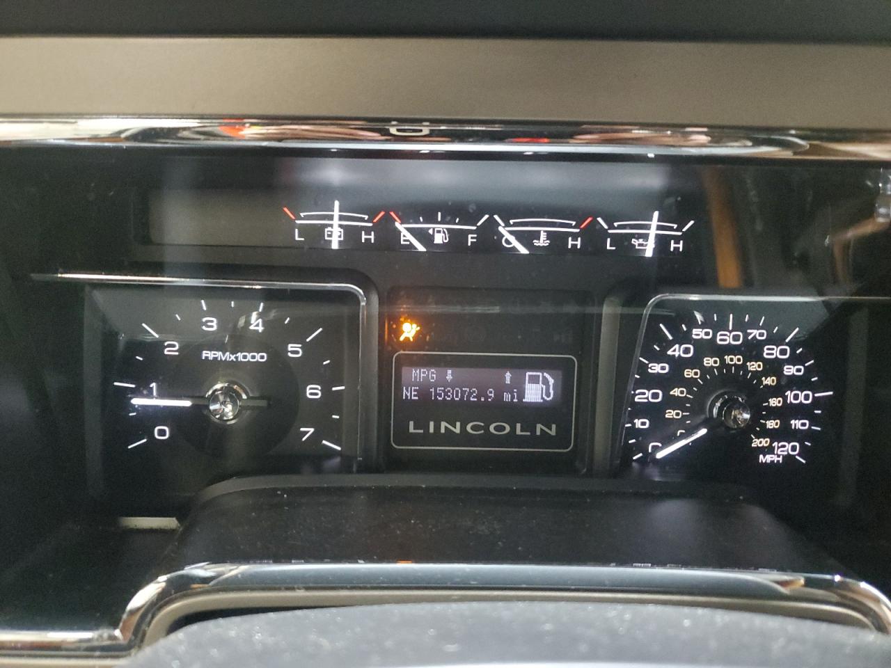 2014 Lincoln Navigator - Image 9