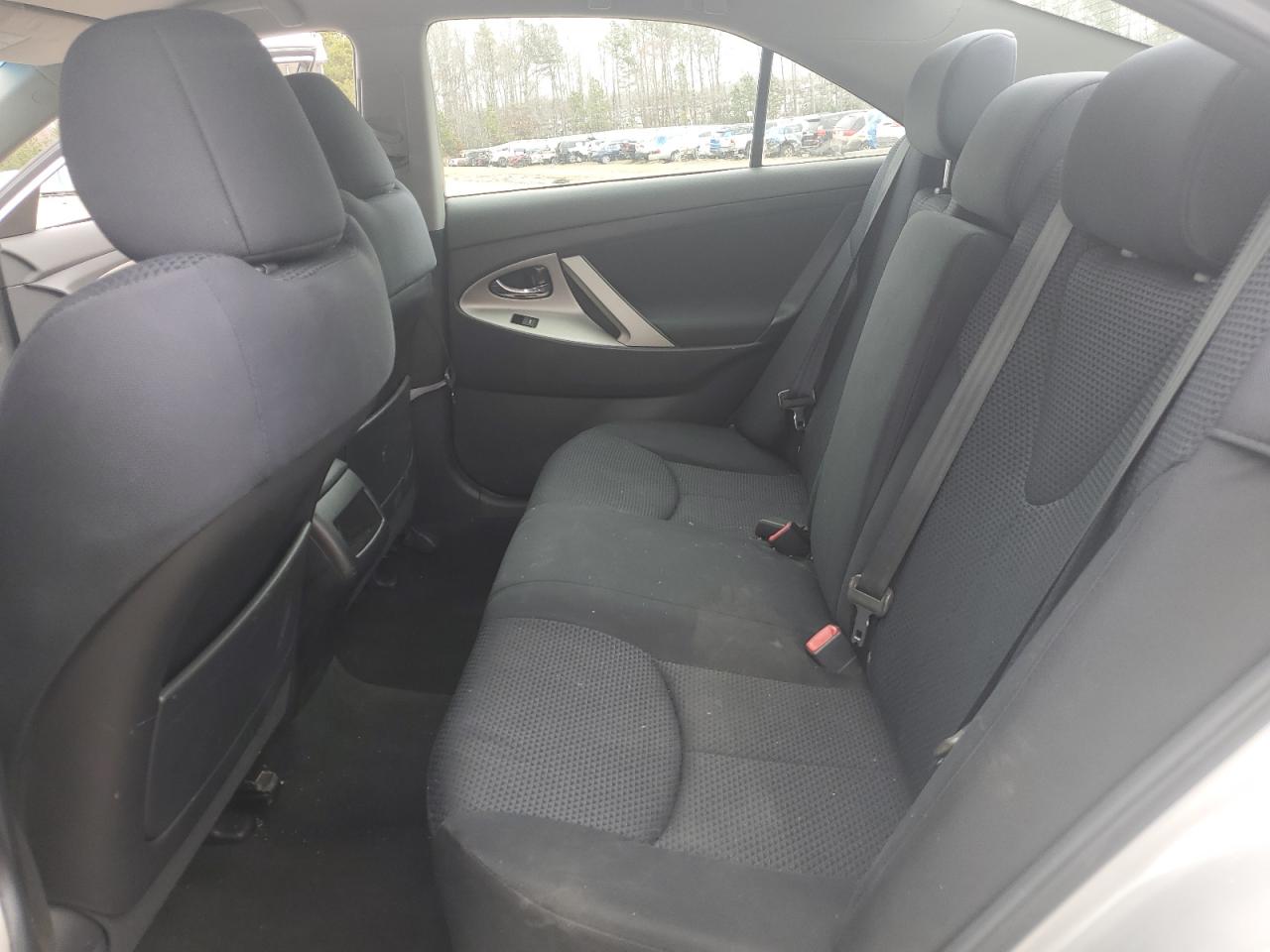 2011 Toyota Camry - Image 11