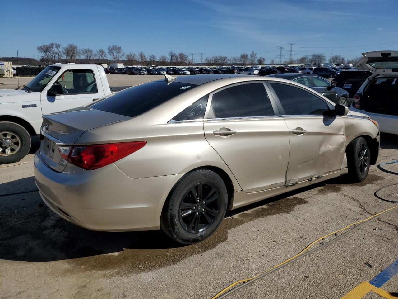 2012 Hyundai Sonata - Image 3