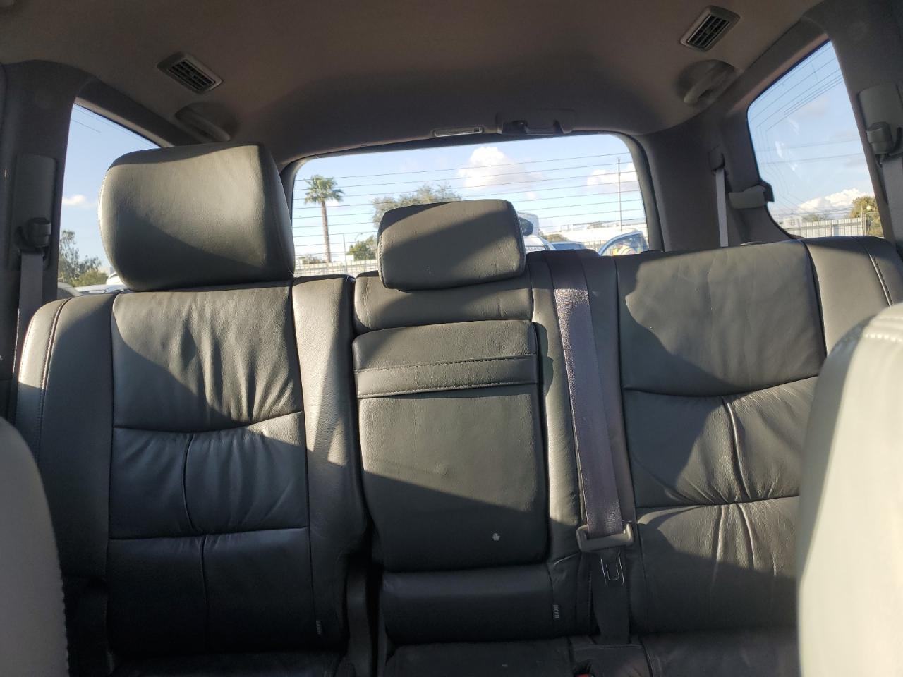 2004 Lexus GX - Image 10