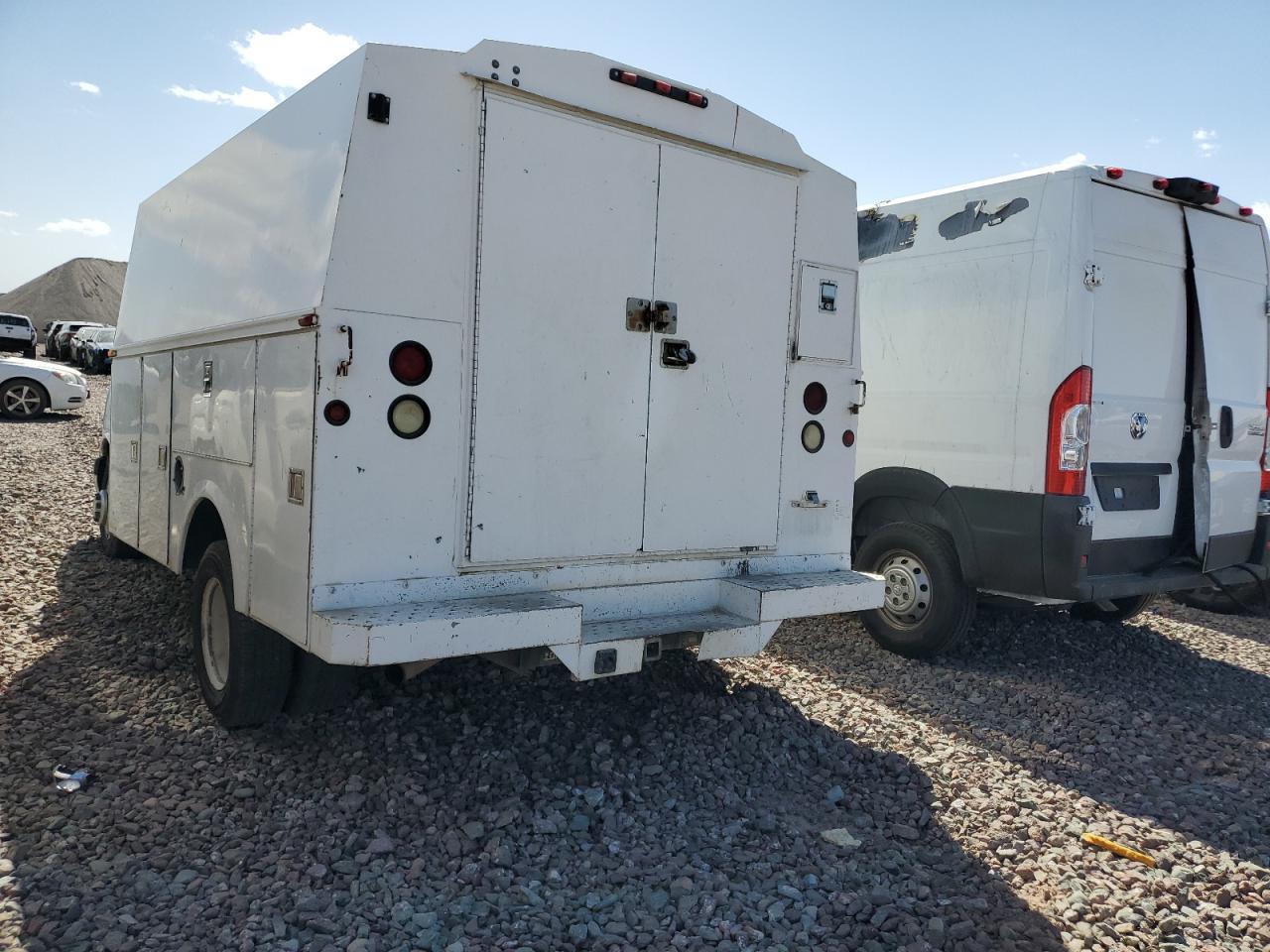2003 Chevrolet Express - Image 2