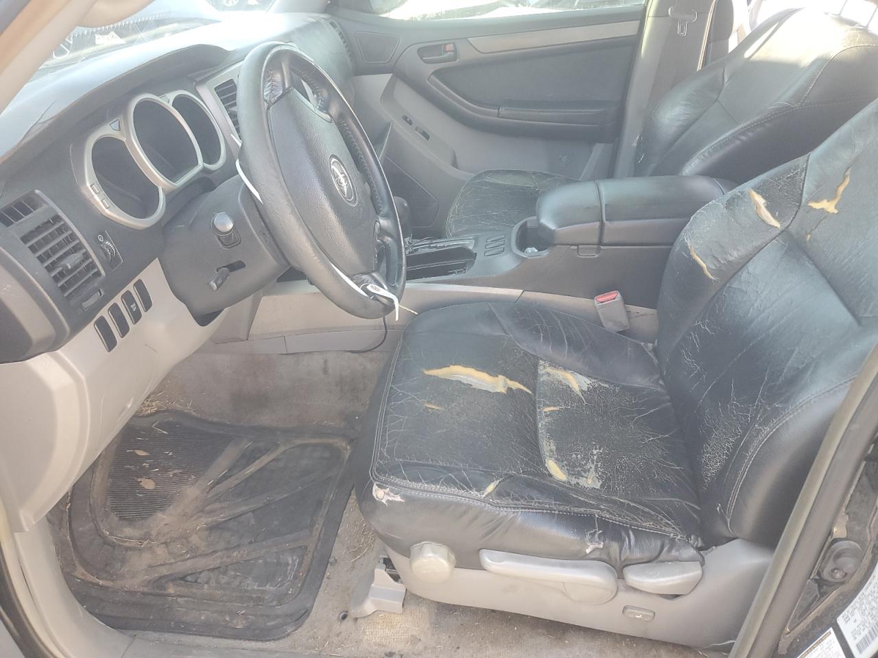 2004 Toyota 4Runner - Image 7