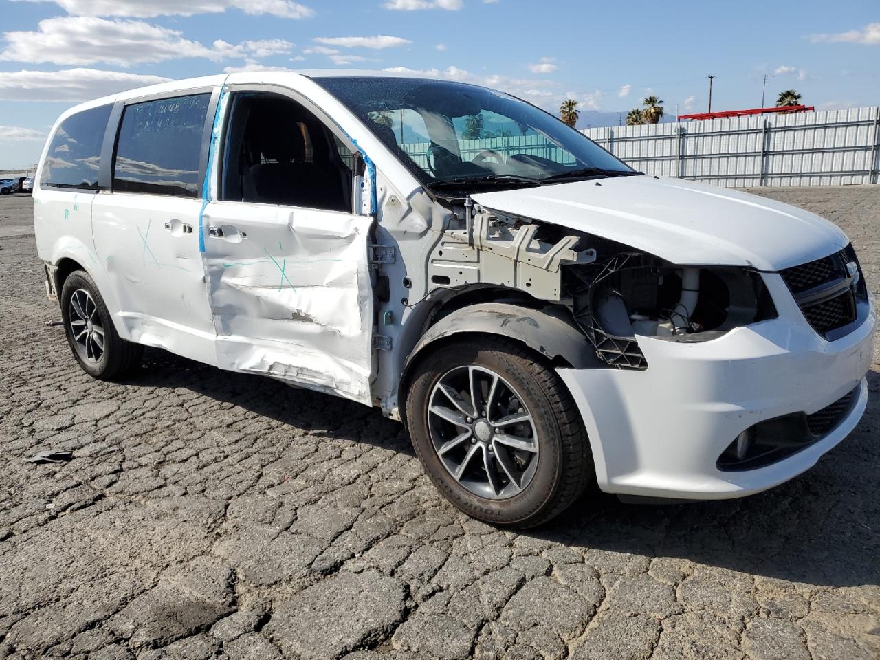 2018 Dodge Caravan - Image 4