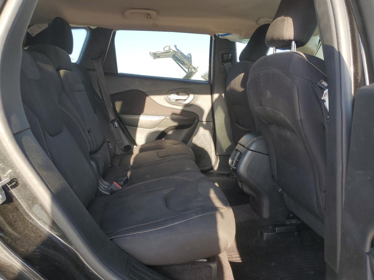 2016 Jeep Grand Cherokee - Image 11