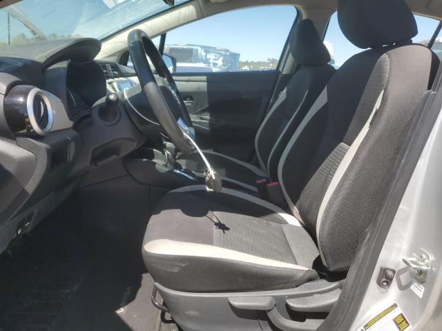  NISSAN VERSA 2021 Srebrny