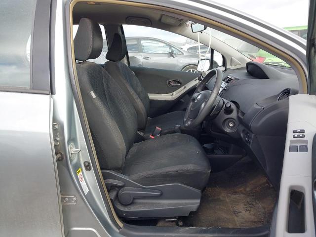 2010 TOYOTA YARIS TR V