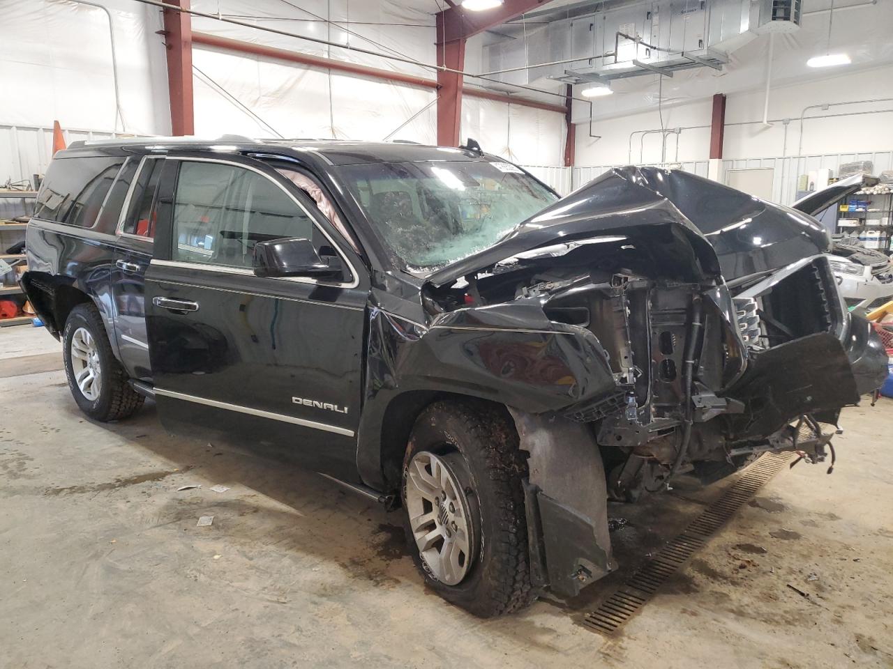 2016 GMC Yukon - Image 4