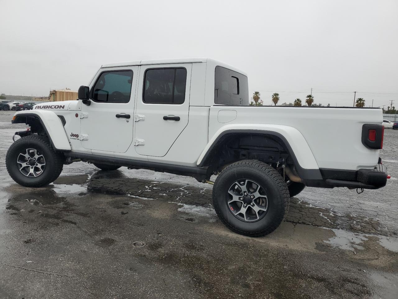 2020 Jeep Gladiator - Image 2