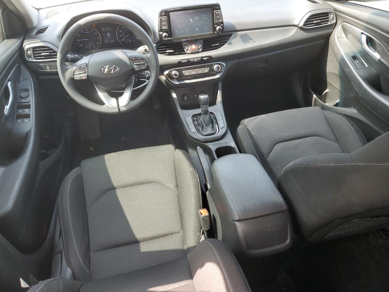 2019 Hyundai Elantra - Image 8