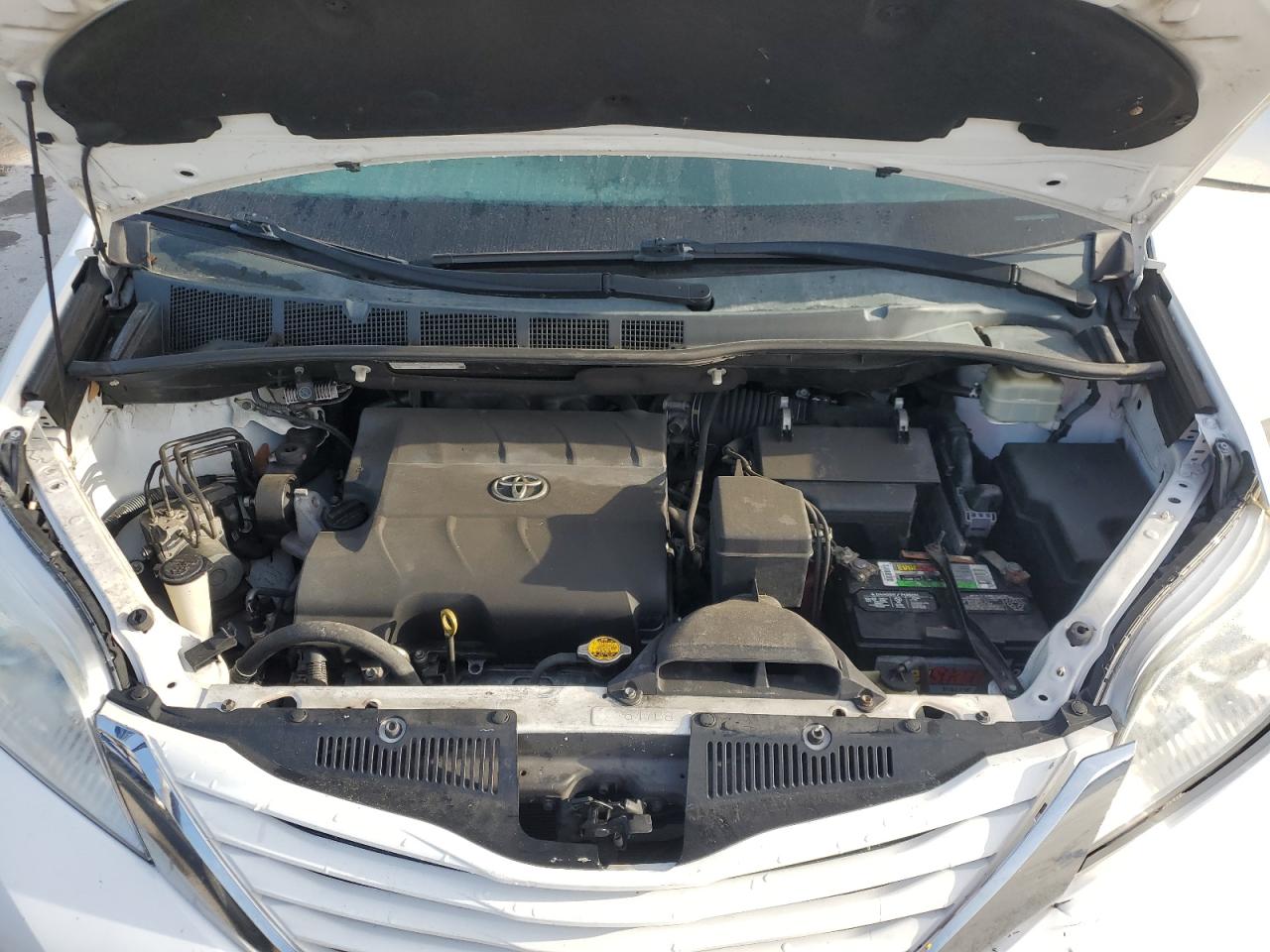 2015 Toyota Sienna - Image 12